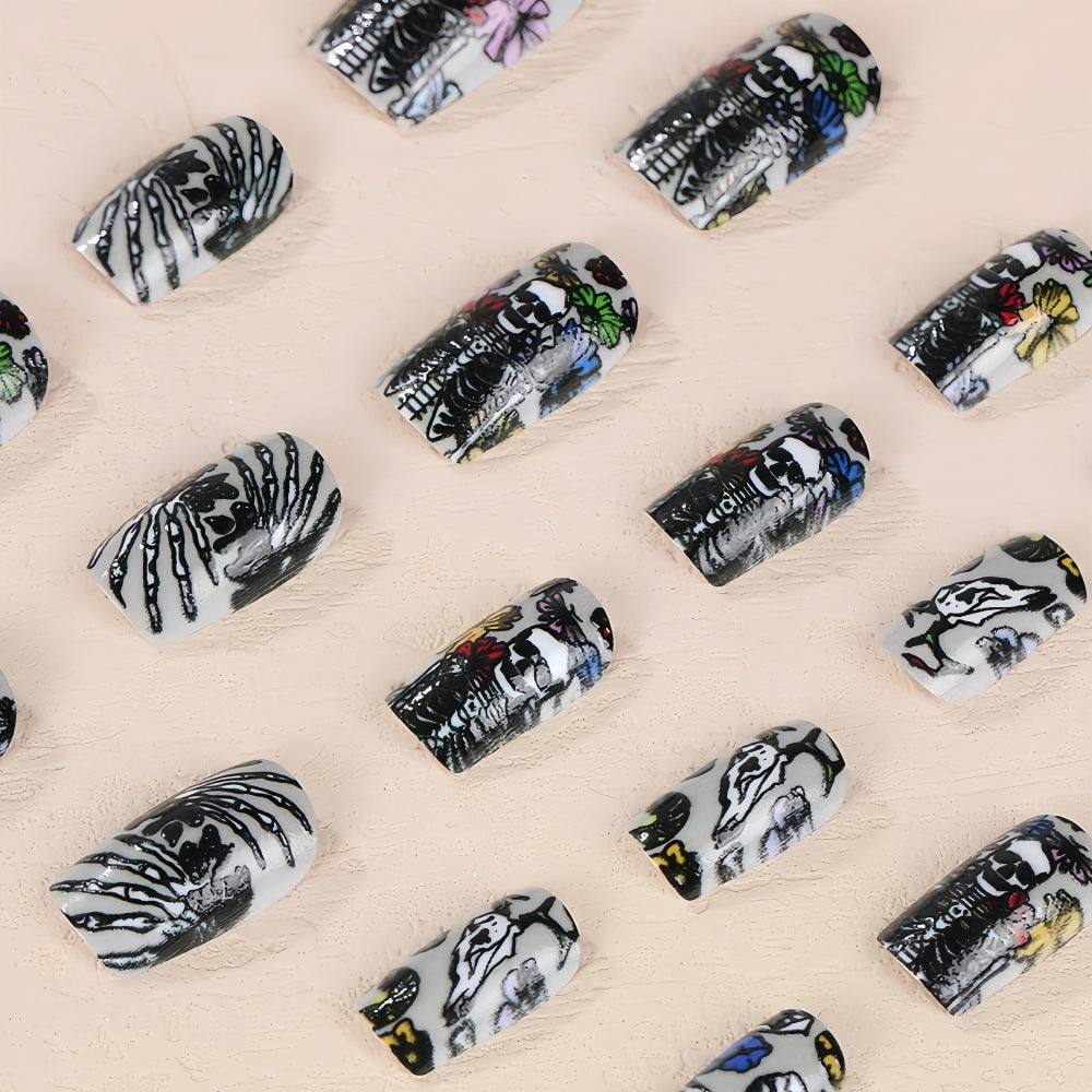 Kreatives Skelett-Nageldesign Brehn