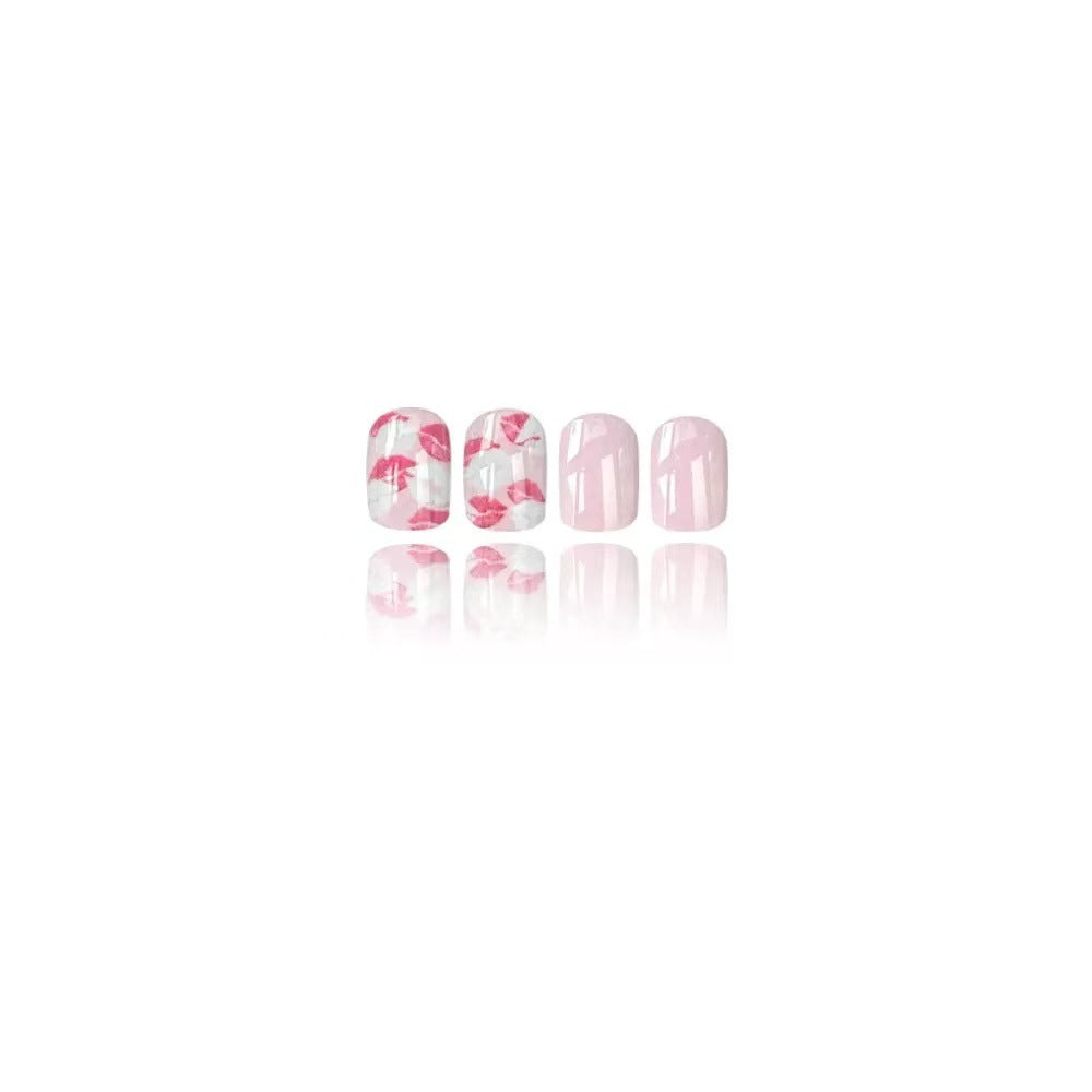 Kunstnagelset mit elegantem Blumendesign Brehn