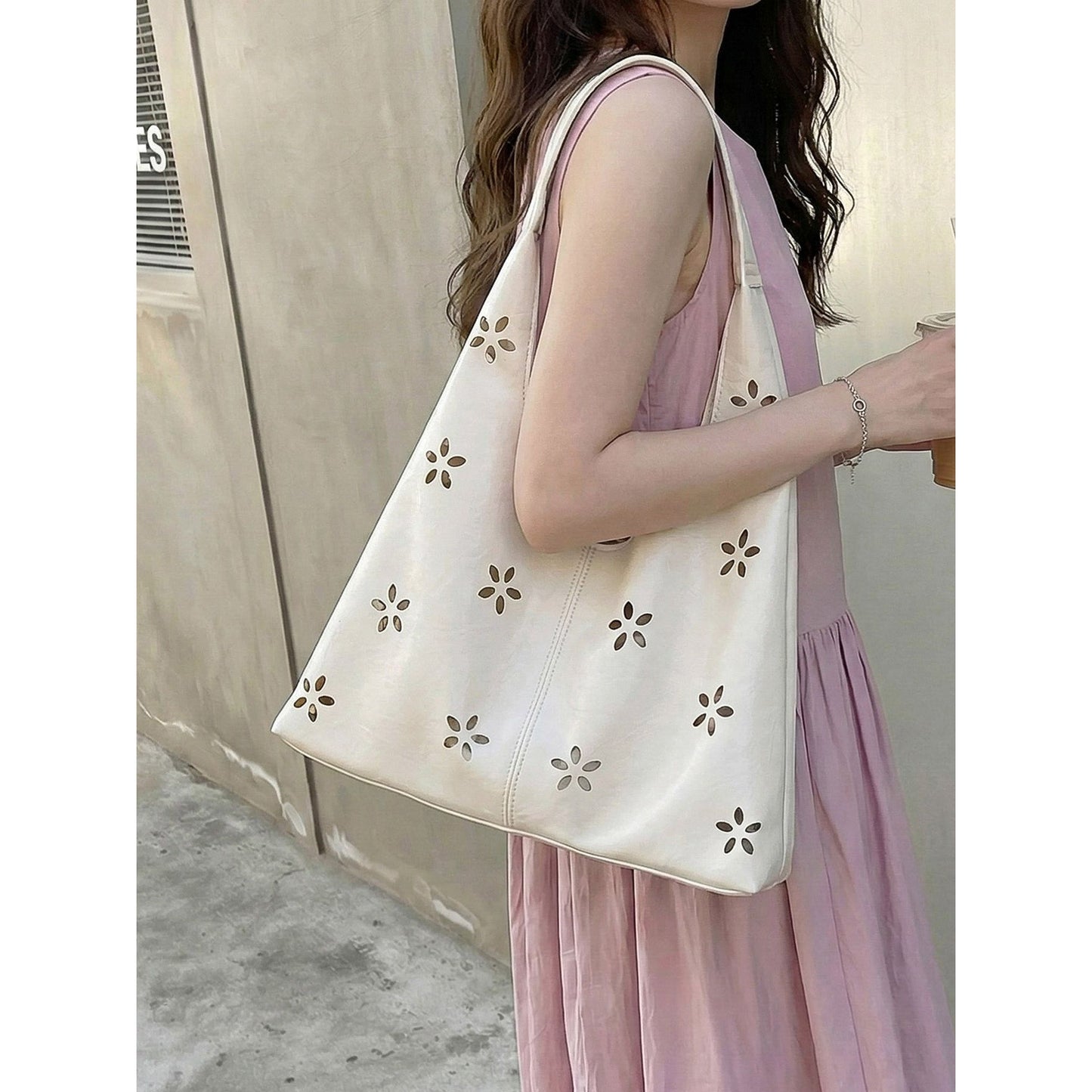 Blumen Cut-Out Schultertasche Brehn