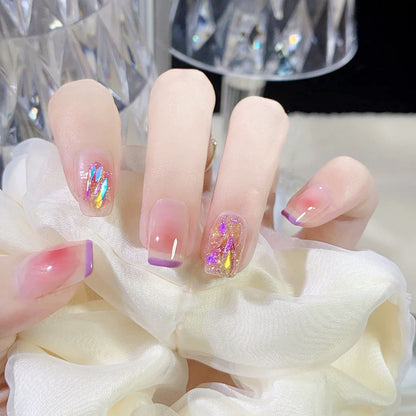 Kunstnagelset mit funkelnden Glitzer- und holografischen Akzenten Brehn