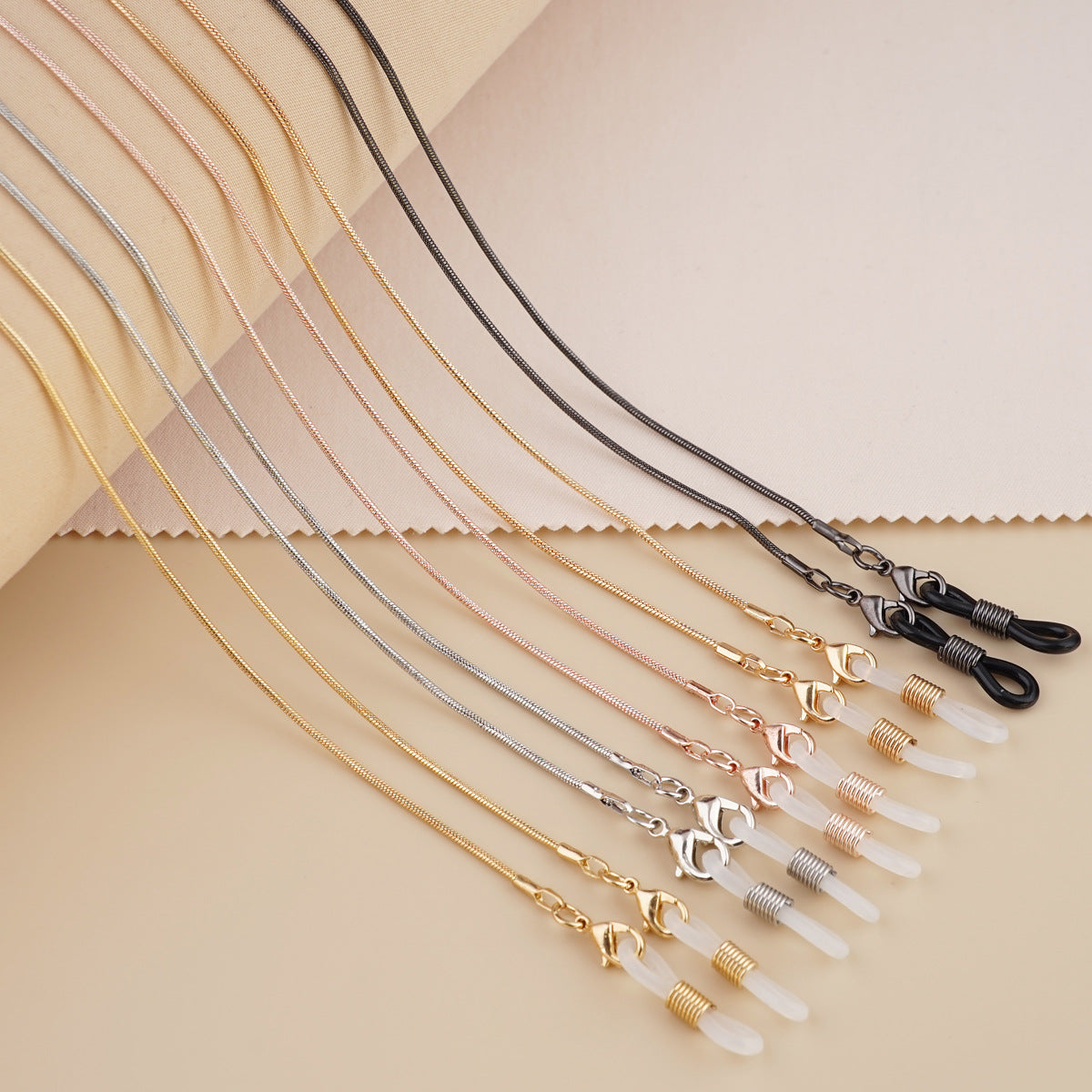 Sleek Metal Eyewear Kette Brehn