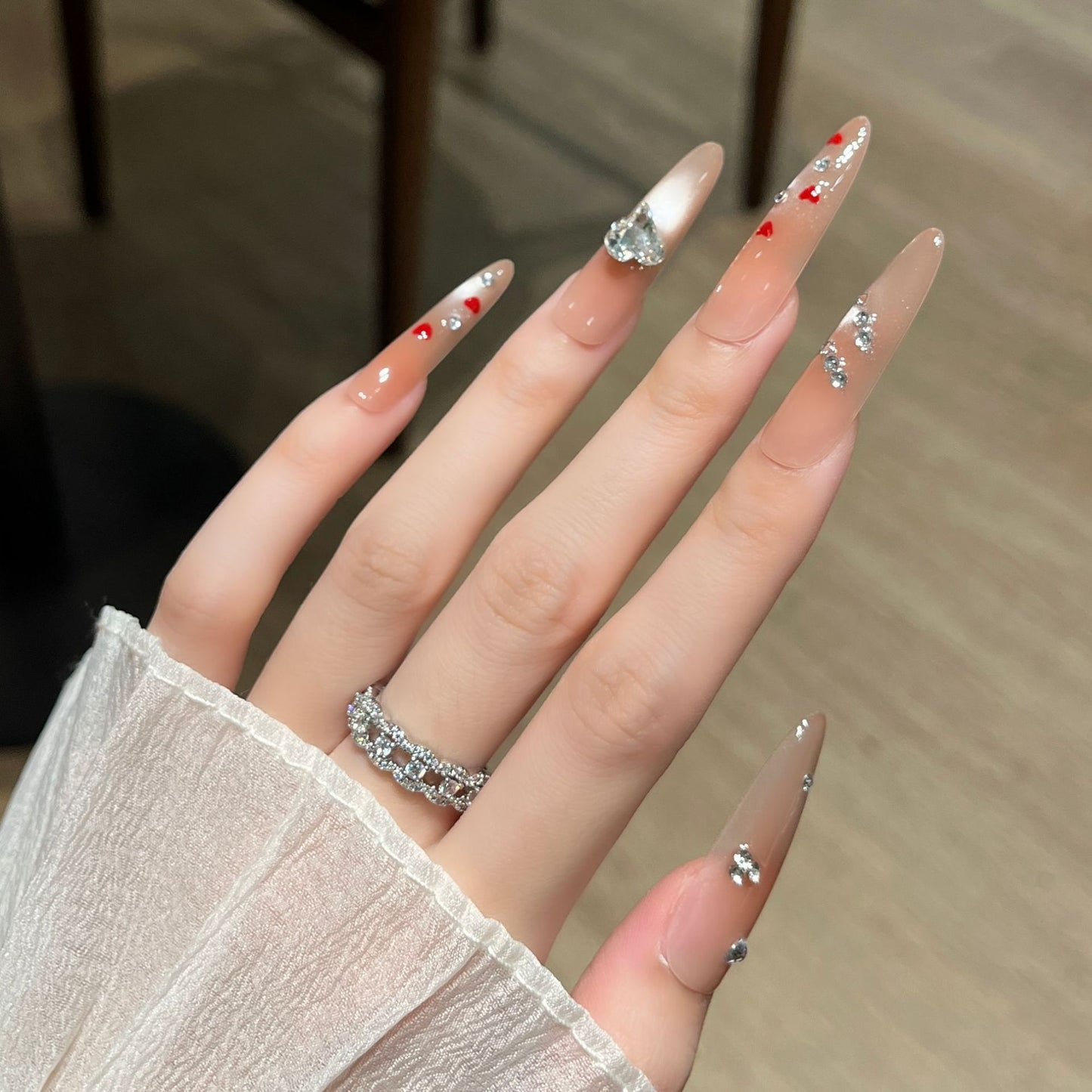 Glamouröse kristallverzierte Drucknägel Brehn