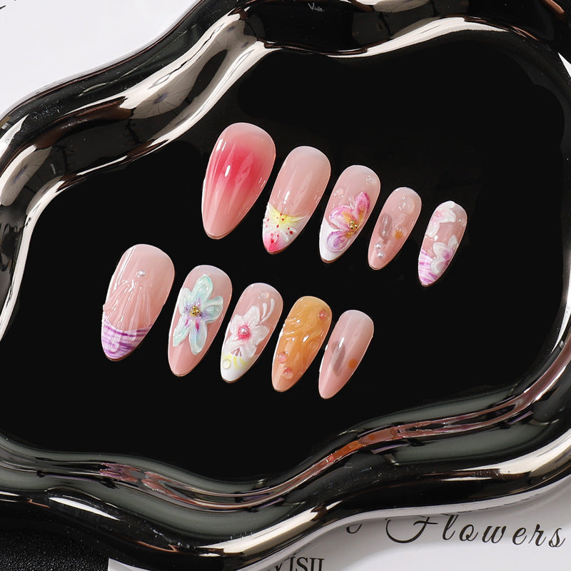 Künstlerisches Florales Press-On Nagelset Brehn