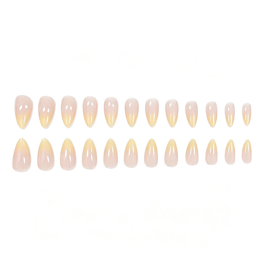 Ombre Mandelbaumförmige Nagelverlängerungen Brehn