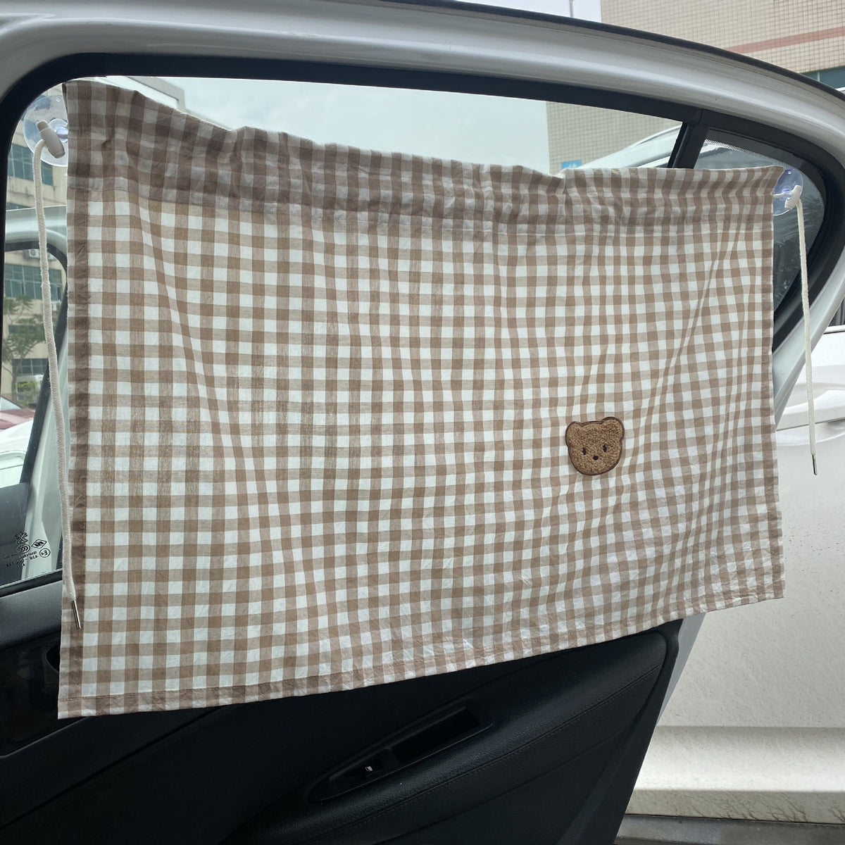 Autofenster-Verdunkelungsvorhang mit Saugnäpfen und Karo-Baumwollpaneel