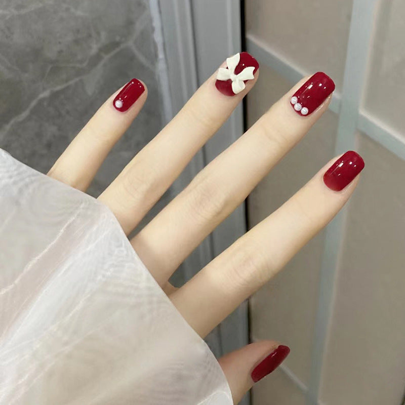 Elegante Nagelkunst mit Glanzfinish Brehn