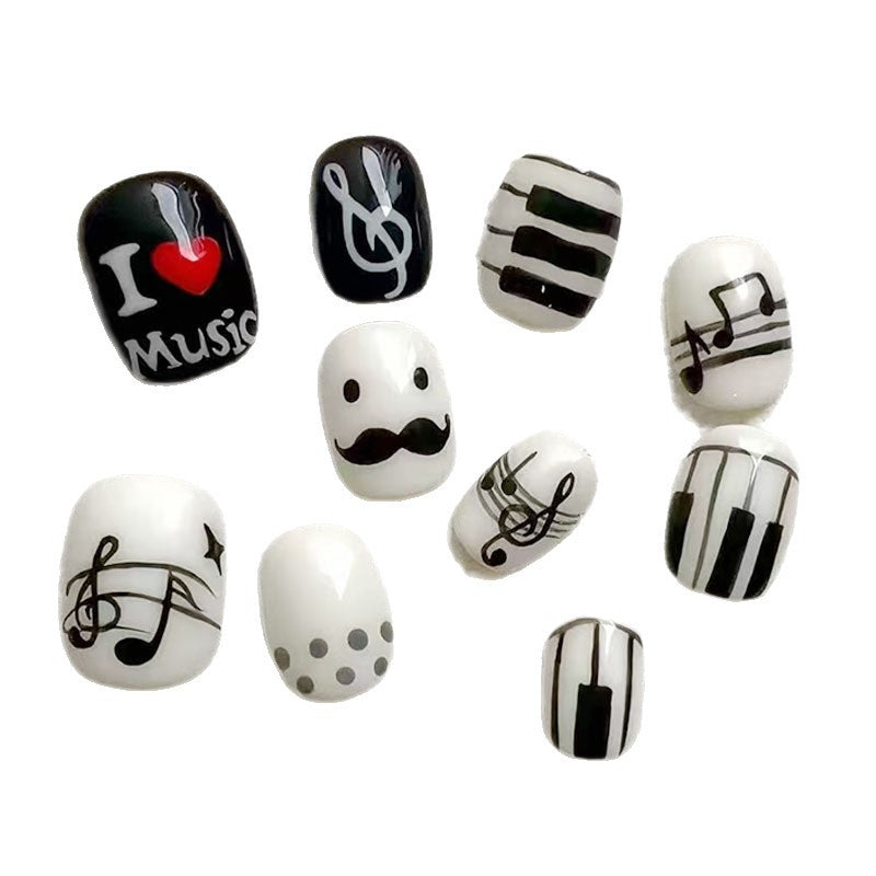 Themenhafte Press-On Nagelkunst Brehn