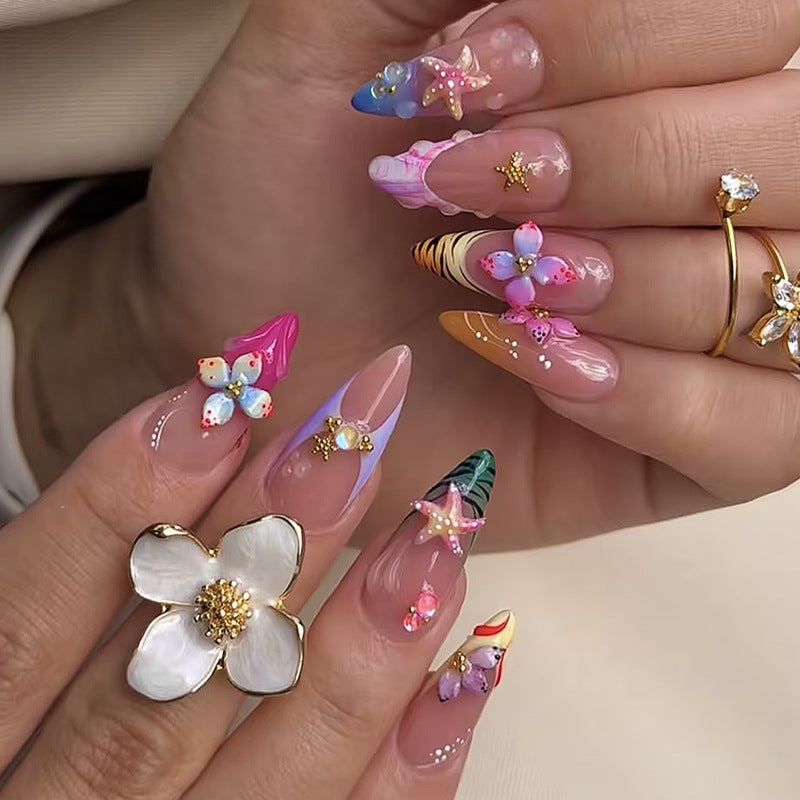 Dekorativer Press-On Nagelset mit floralen Akzenten Brehn 1788495788