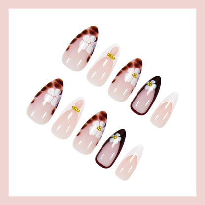 Kunstnagelset mit eleganten Blumen- und Ombré-Designs Brehn