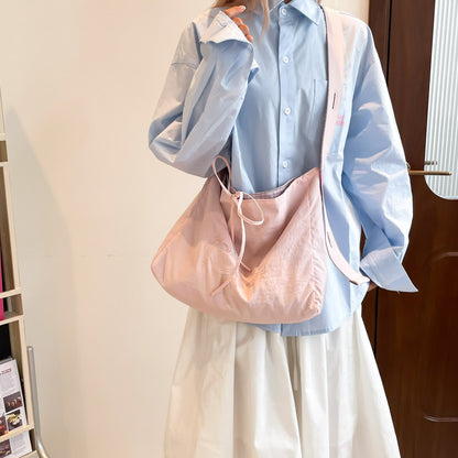 Stylische Minimalistische Slingtasche