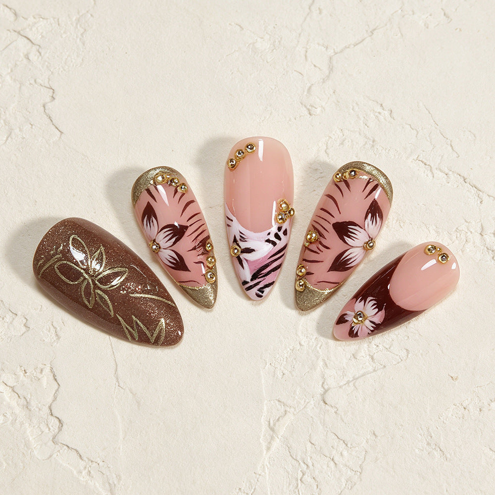 Künstlerisches Langes Stiletto-Nageldesign Brehn