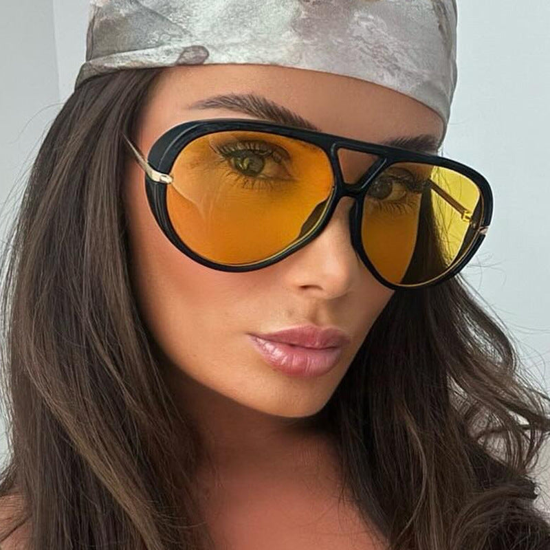 Damen modische große Sonnenbrille mit elegantem Rahmen und schützenden Gläsern Brehn