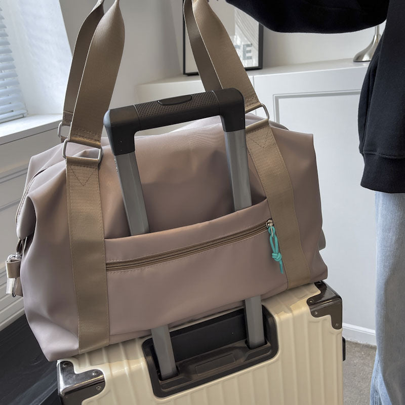 Vielseitige wasserdichte Sport-Duﬀel-Tasche Brehn