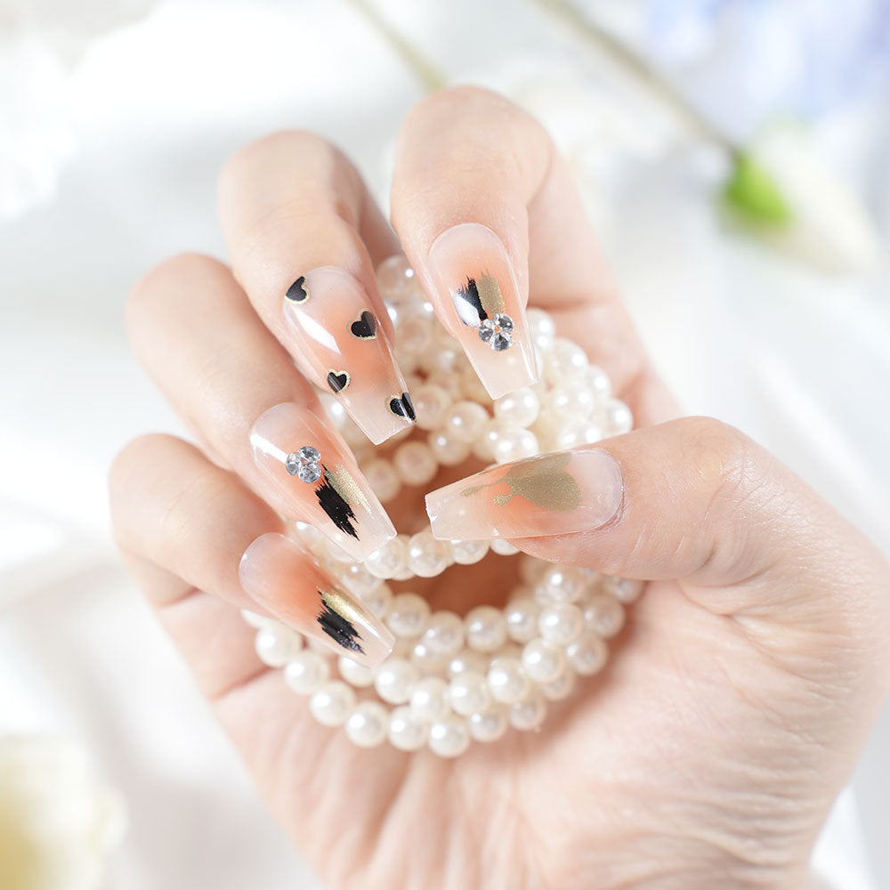 Künstlerisches herzverziertes Press-On-Nagelset Brehn