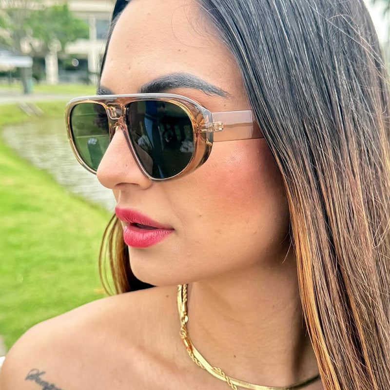 Damen sportliche Sonnenbrille mit breitem strapazierfähigem Rahmen und polarisierten Gläsern Brehn