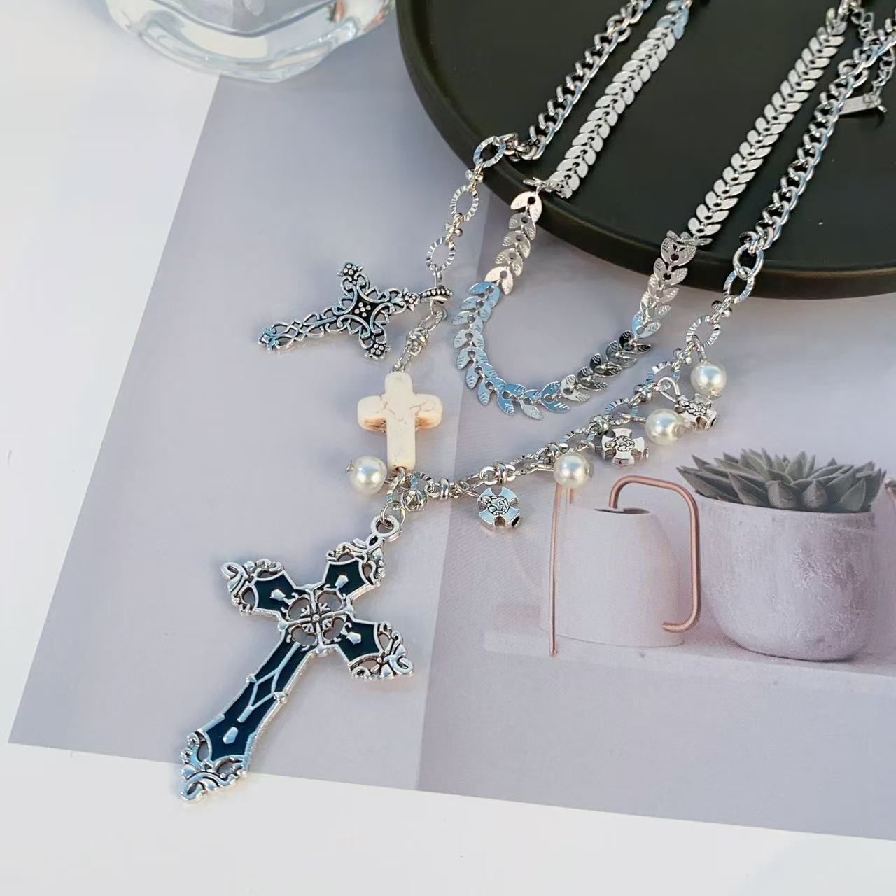 Schicht-Cross-Anhänger-Kette Brehn