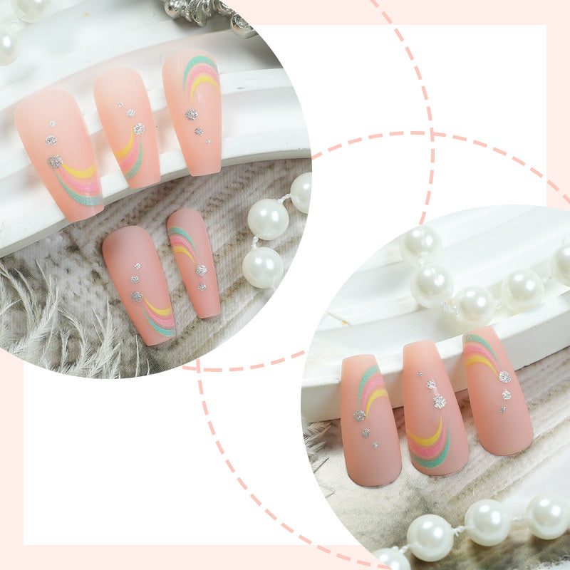 Künstlerisches Press-On-Nagelset mit bunten Wellenmustern Brehn