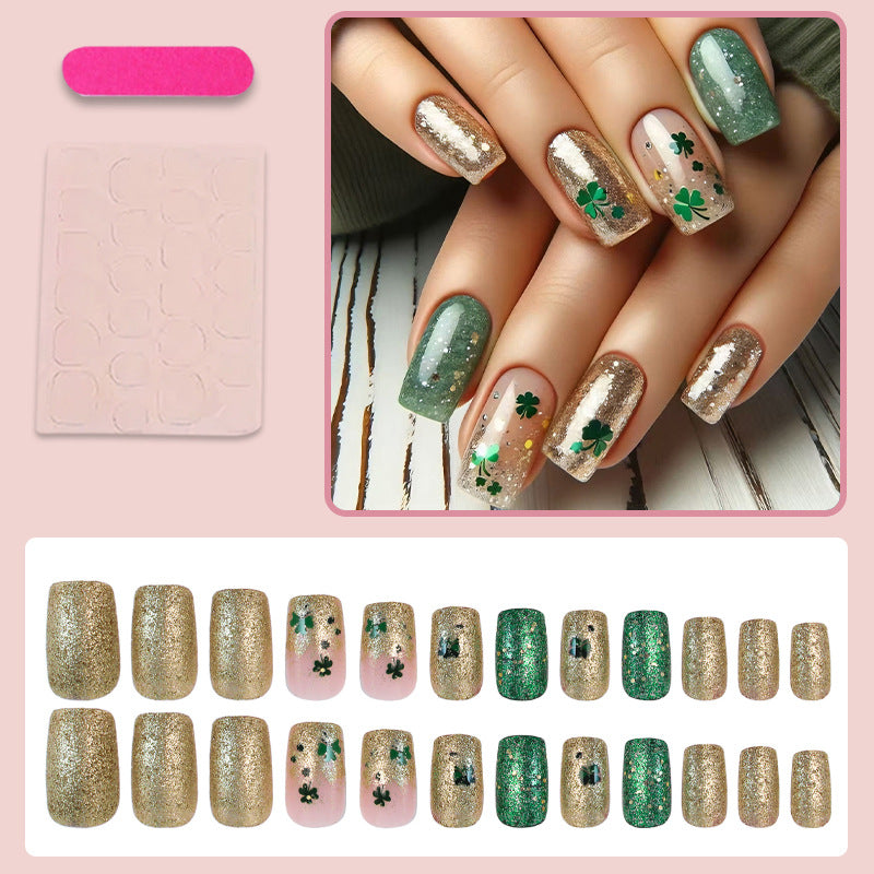 Kunstnagelset mit glitzernden Akzenten und floralen Motiven Brehn
