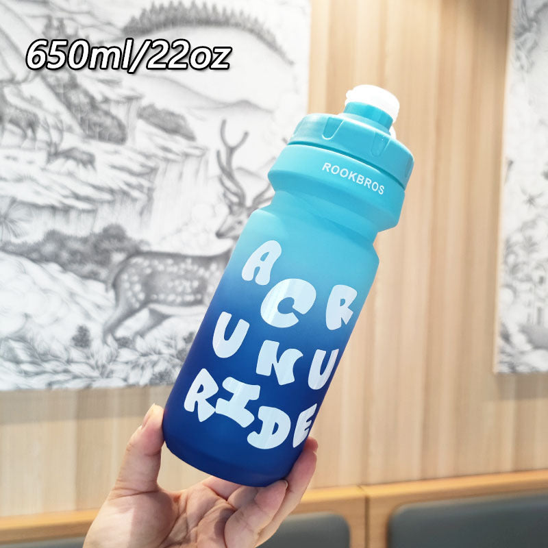 Damen Sportliche Trinkflasche mit flexibler Auslaufschutz-Technologie Brehn