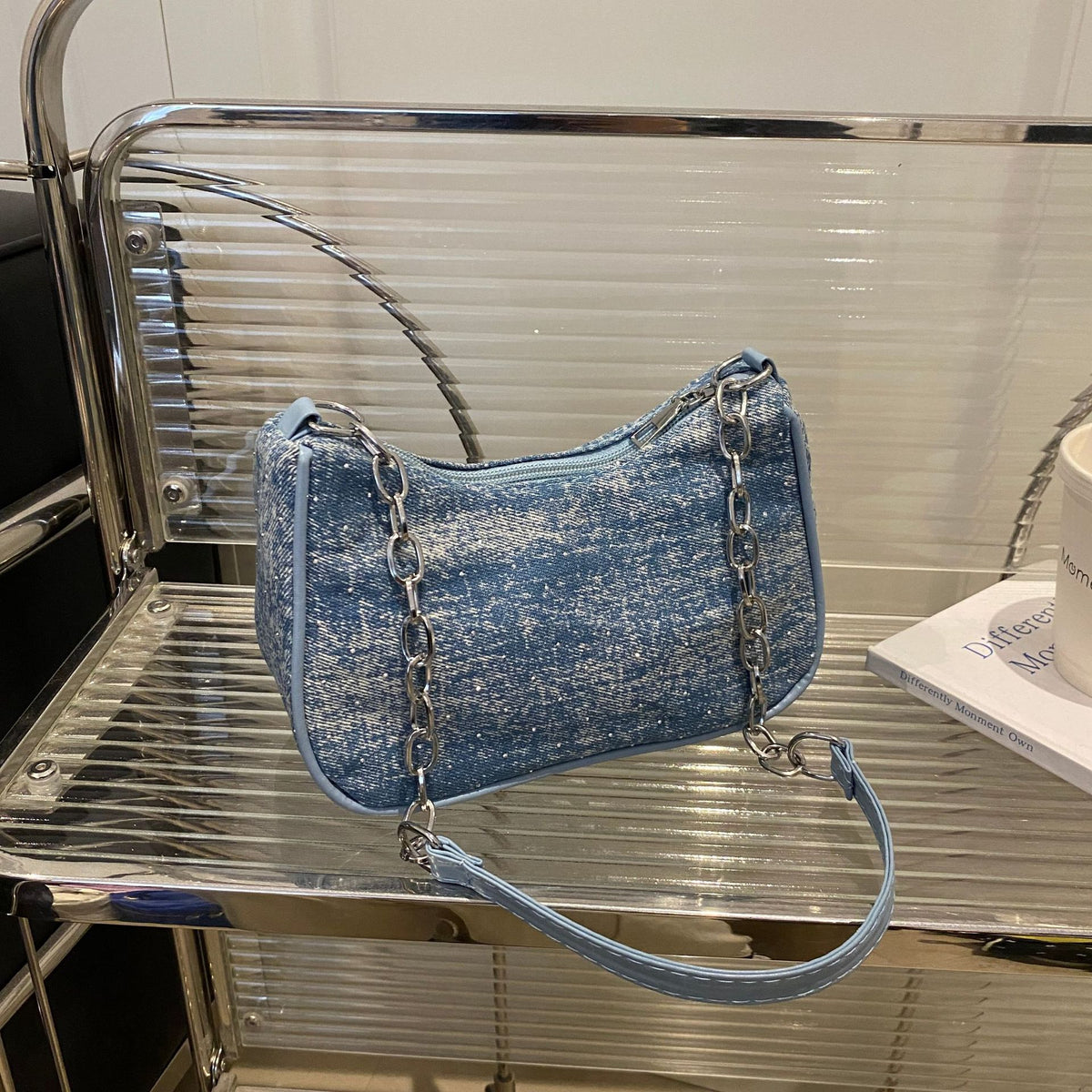 Stylische Hobo-Tasche mit Kettengriffen Brehn
