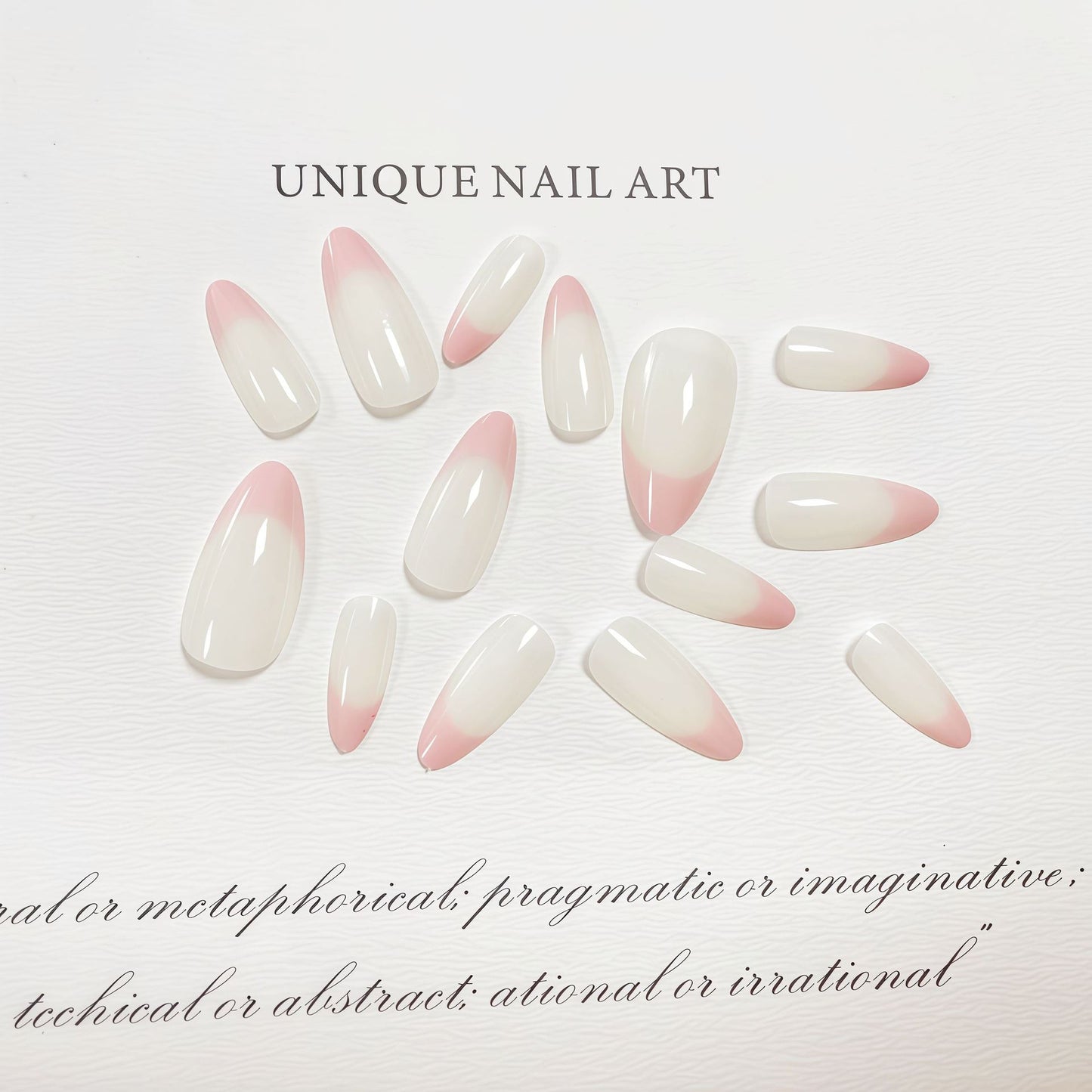 Stilvolle mandelförmige Press-On Nagelset mit schicken pinken Spitzen Brehn