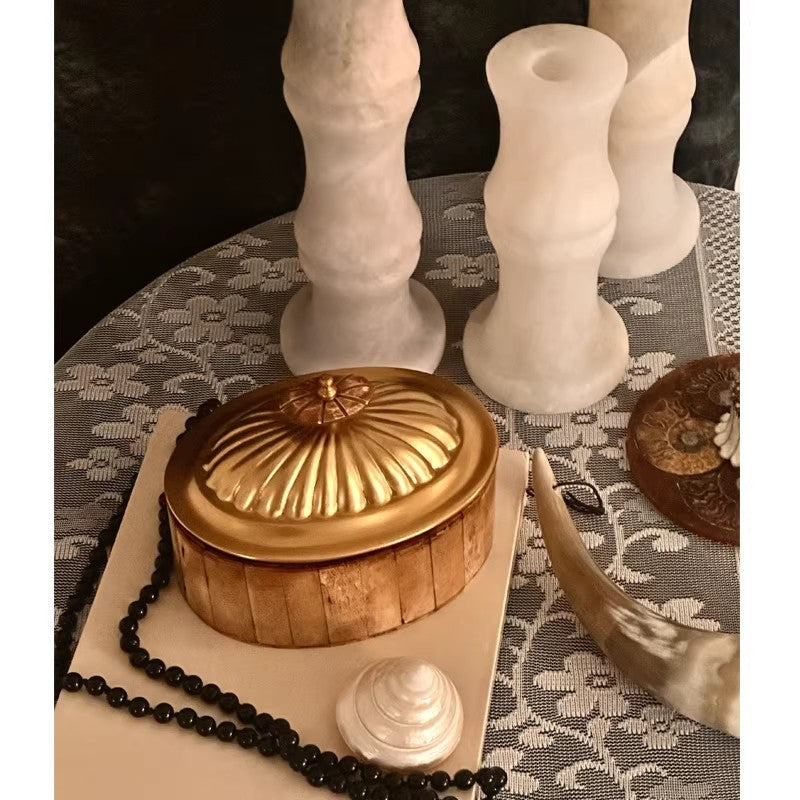 Eleganter dekorativer Kerzenlöscher