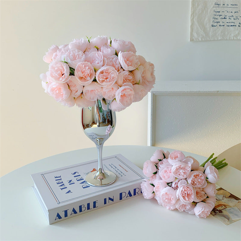 Realistische Seiden-Tulpenstrauß