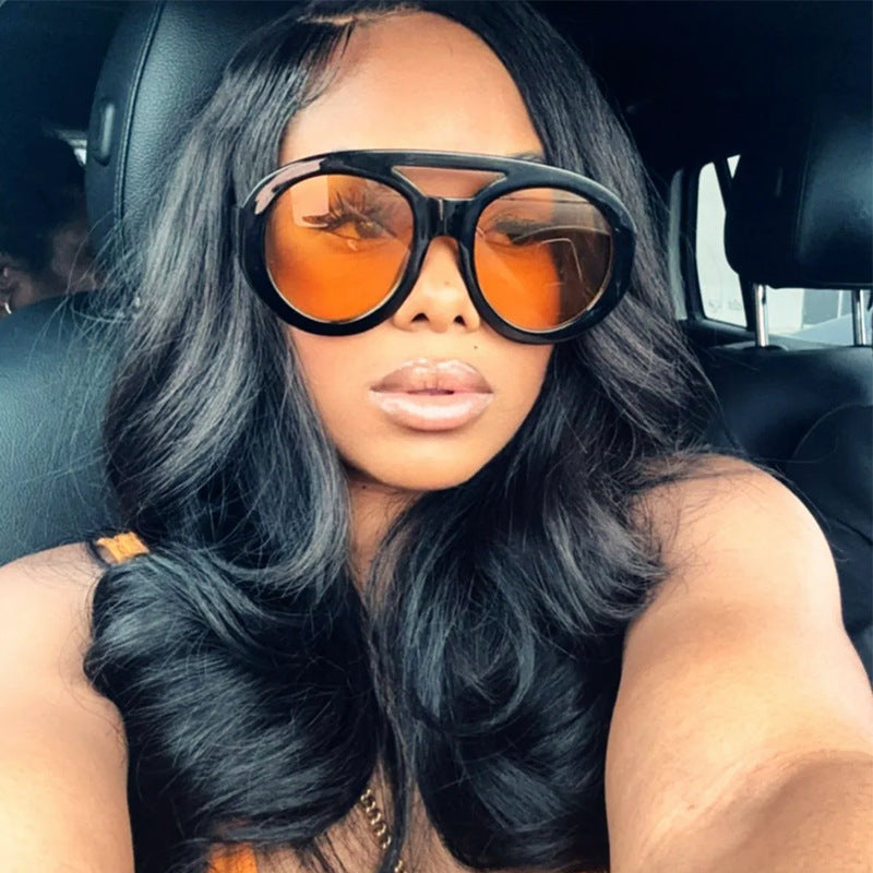 Damen Modische Sonnenbrille im futuristischen Oversized-Design Brehn