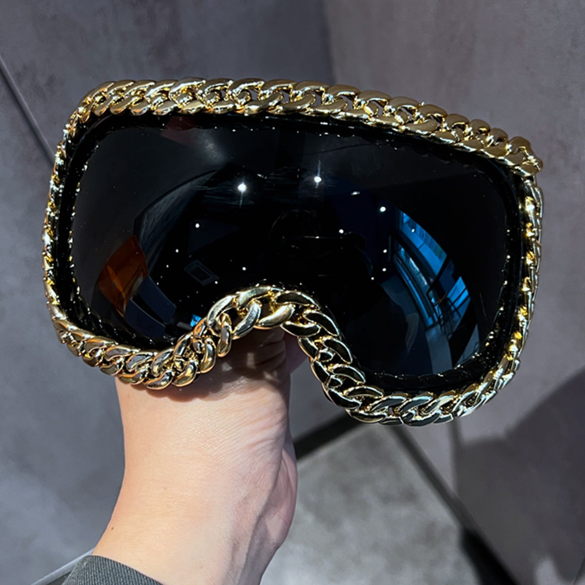 Damen Skibrille mit luxuriösem Kettenrahmen Brehn