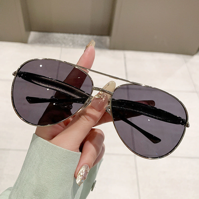 Damen exklusive Designer-Brille mit eleganten Details und hochwertigem Metallrahmen Brehn