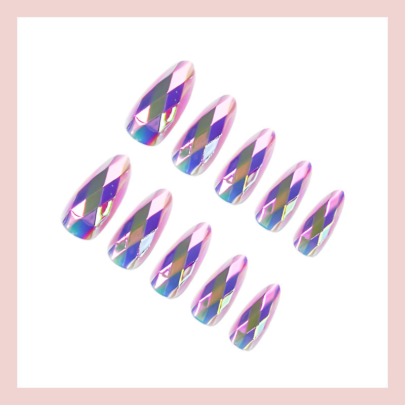 Künstliche Fingernägel mit facettiertem Design Brehn