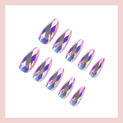 Künstliche Fingernägel mit facettiertem Design Brehn