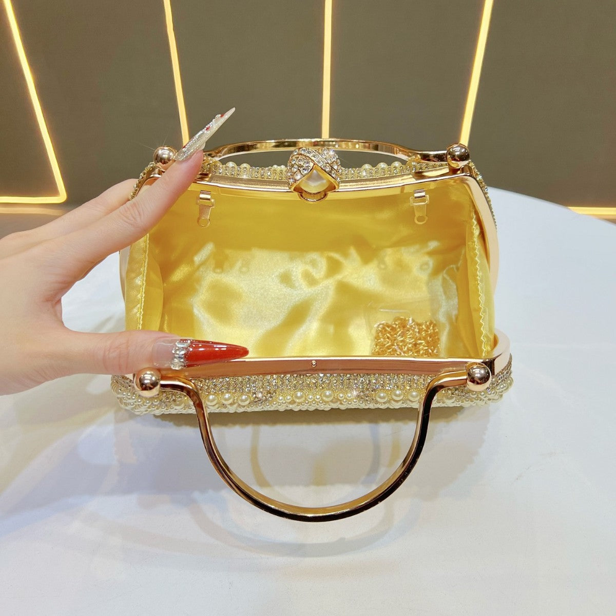 Vintage Perlenverzierte Handtasche