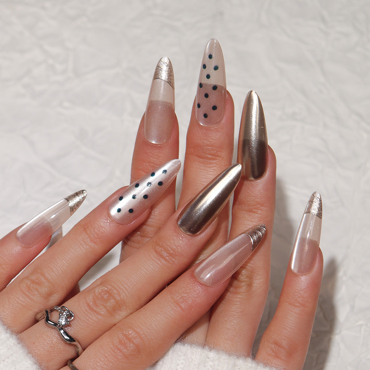 Glamouröse Stiletto-Nagelerweiterungen Brehn