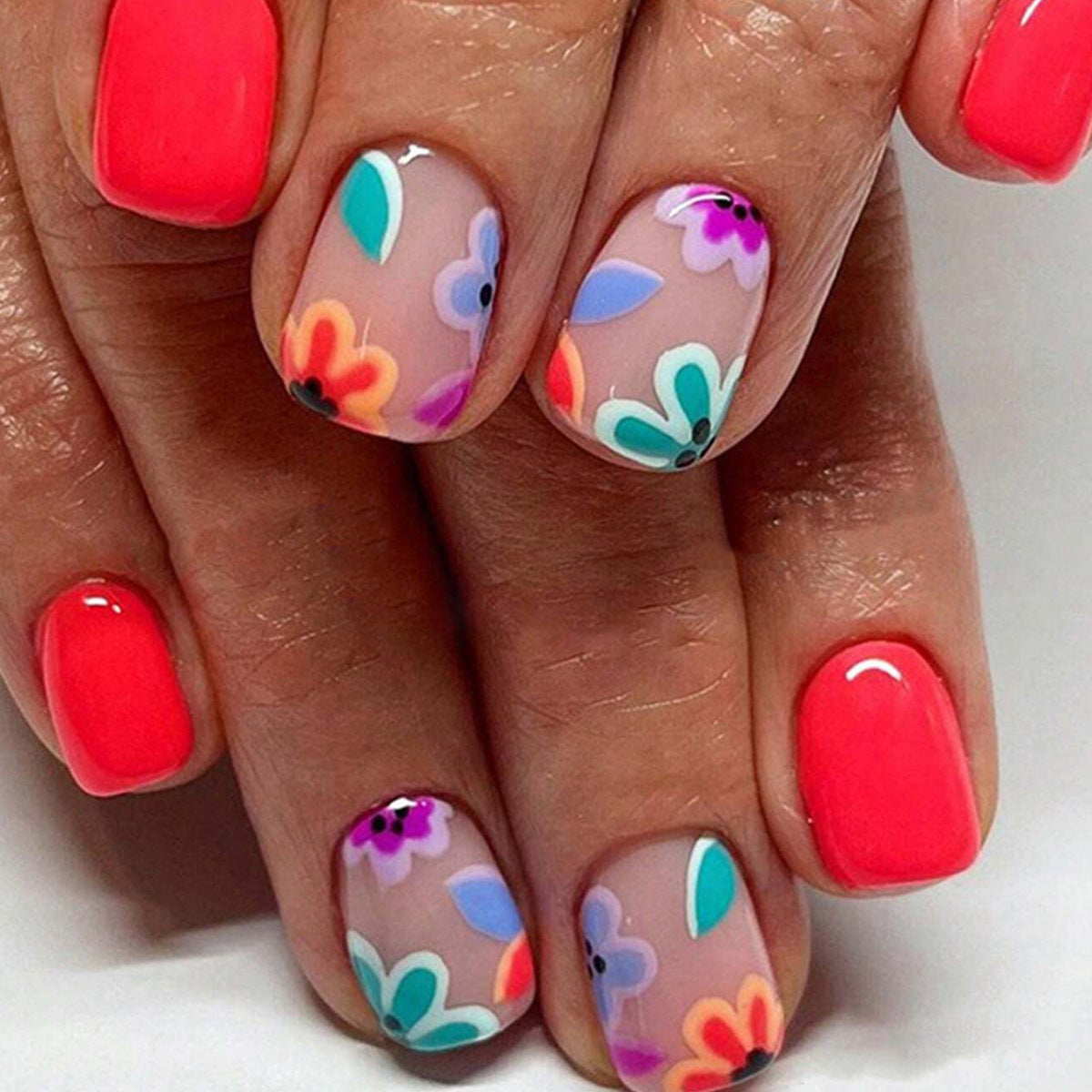 Halloween Kunstnagelset mit kreativen Motiven und glitzernden Details Brehn