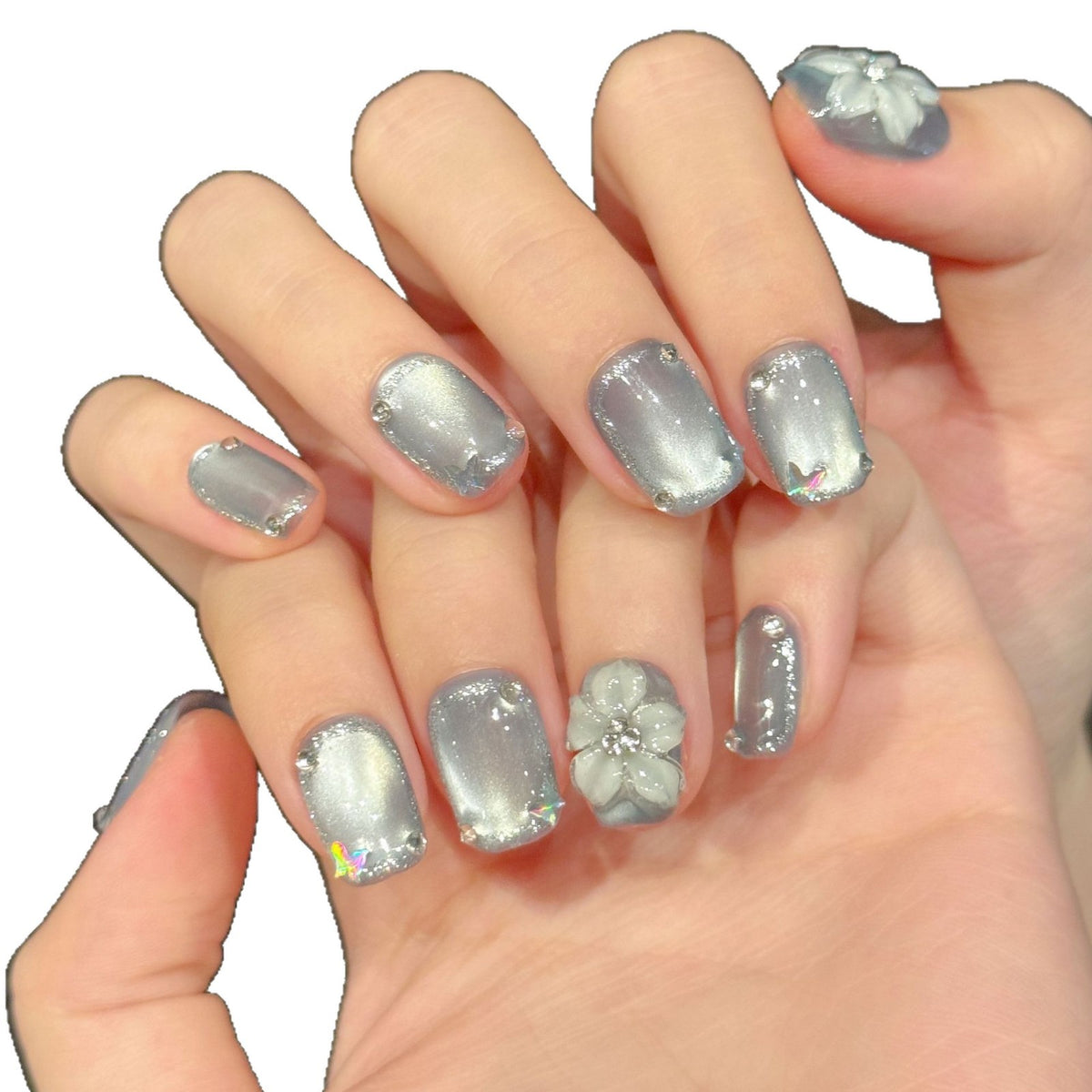 Künstlerische Druck-Nagelset mit floralen und Strass-Akzenten