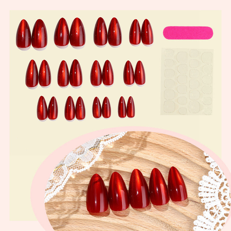 Kunstnagelset mit glänzendem Design Brehn