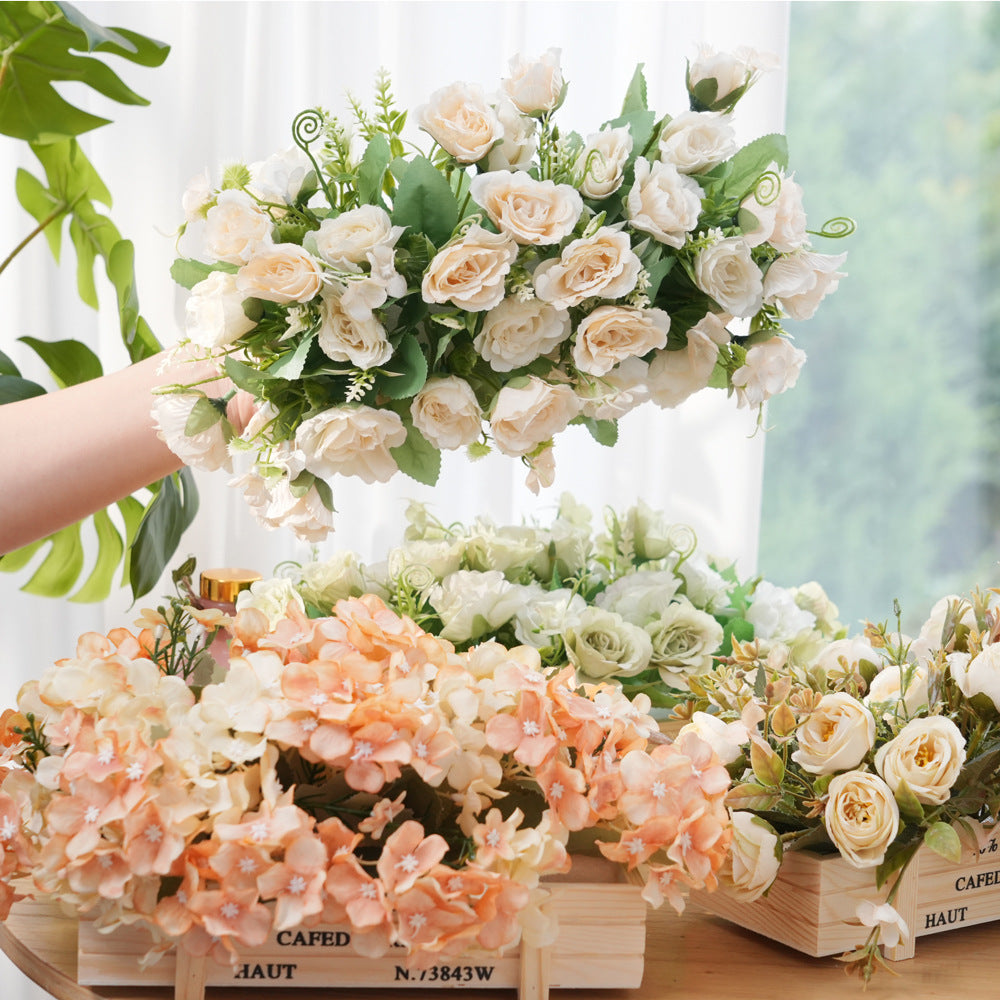 Dekoratives Künstliches Blumenarrangement
