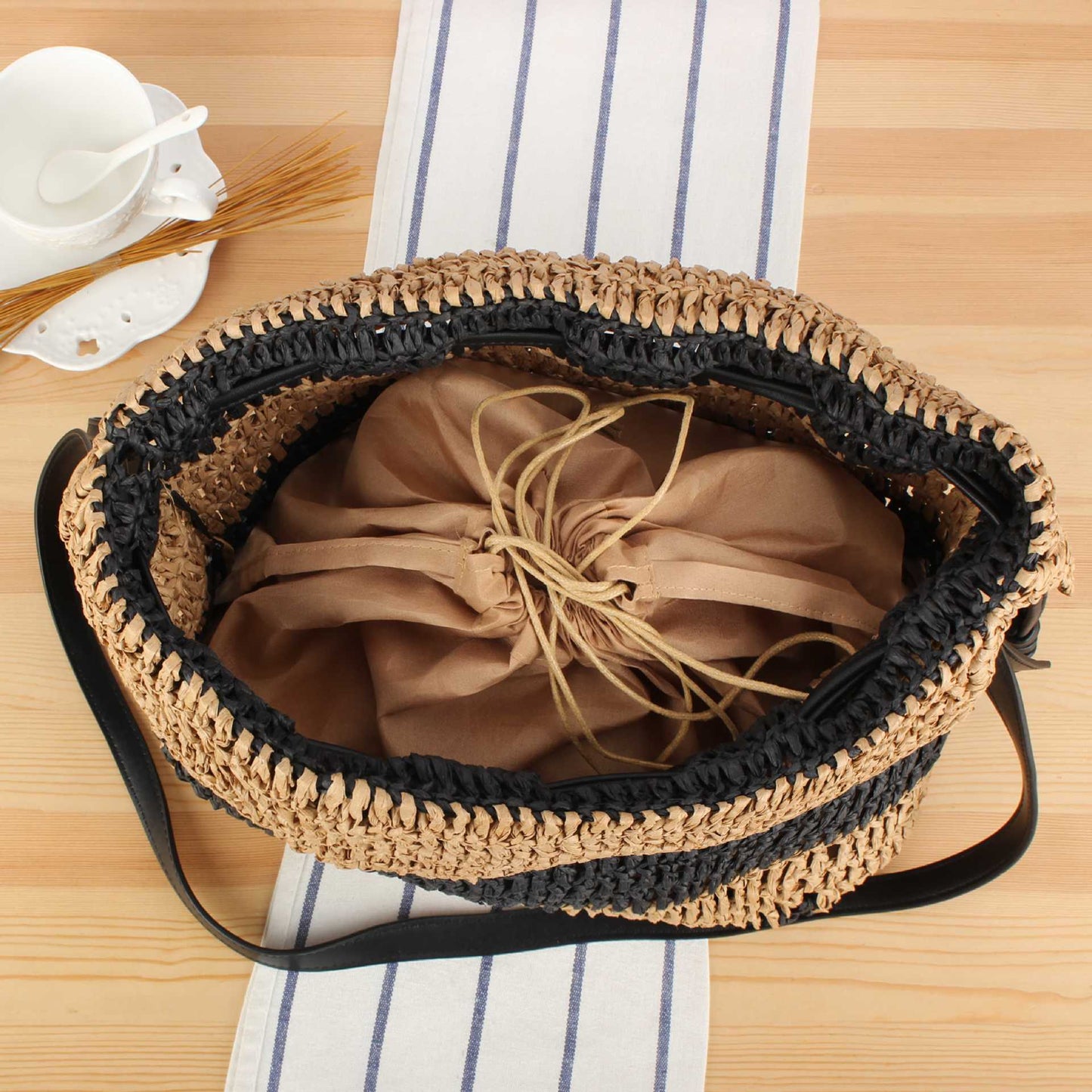 Handtasche Aus Handgefertigtem Naturfaser-Mix mit Modernem Zugverschluss Brehn