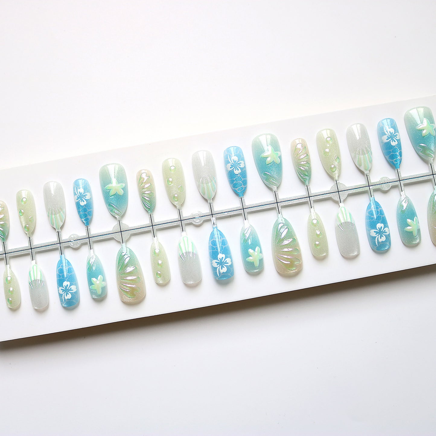 Künstlerisches von Ozeanen inspiriertes Press-On-Nagelset Brehn