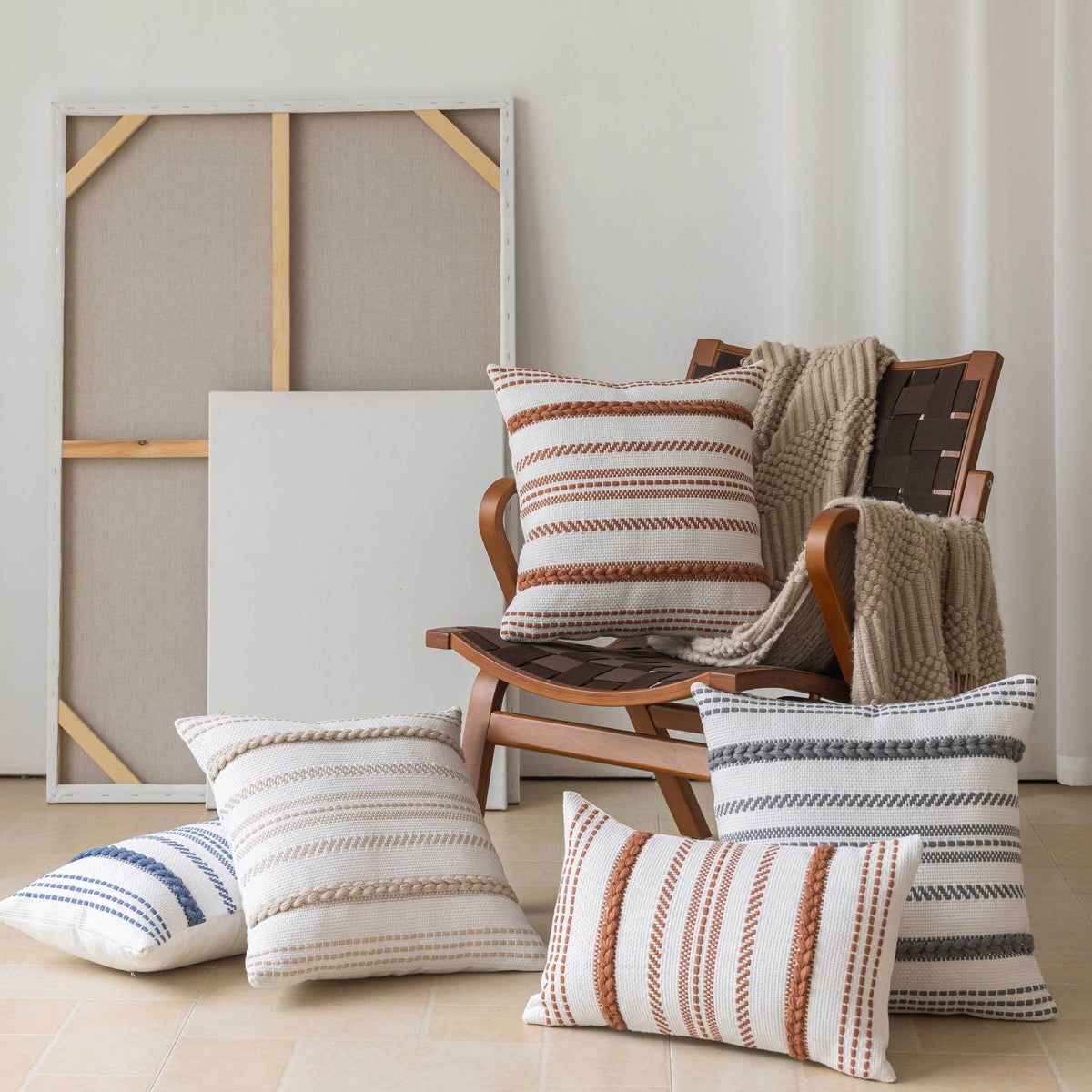 Handgewebtes Baumwoll gestreiftes Boho dekoratives Kissenbezug-Set mit geflochtenem Akzent