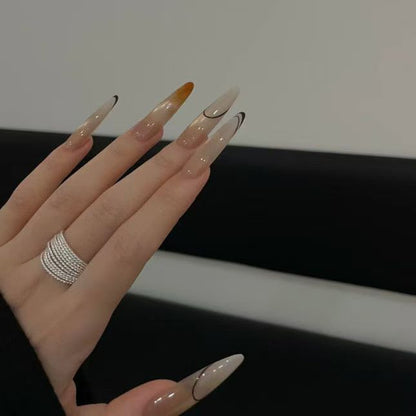 Erweiterte Stiletto-Nail-Art-Verlängerungen