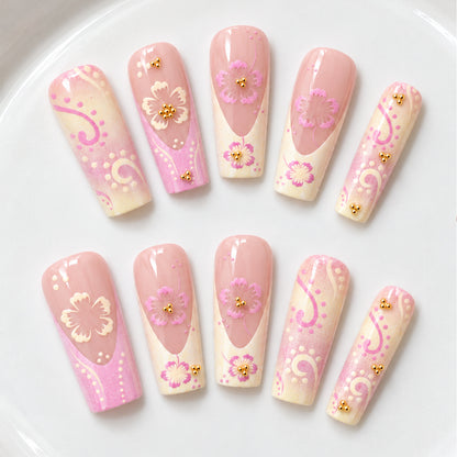 Florale dekorative Press-On Nageldesign