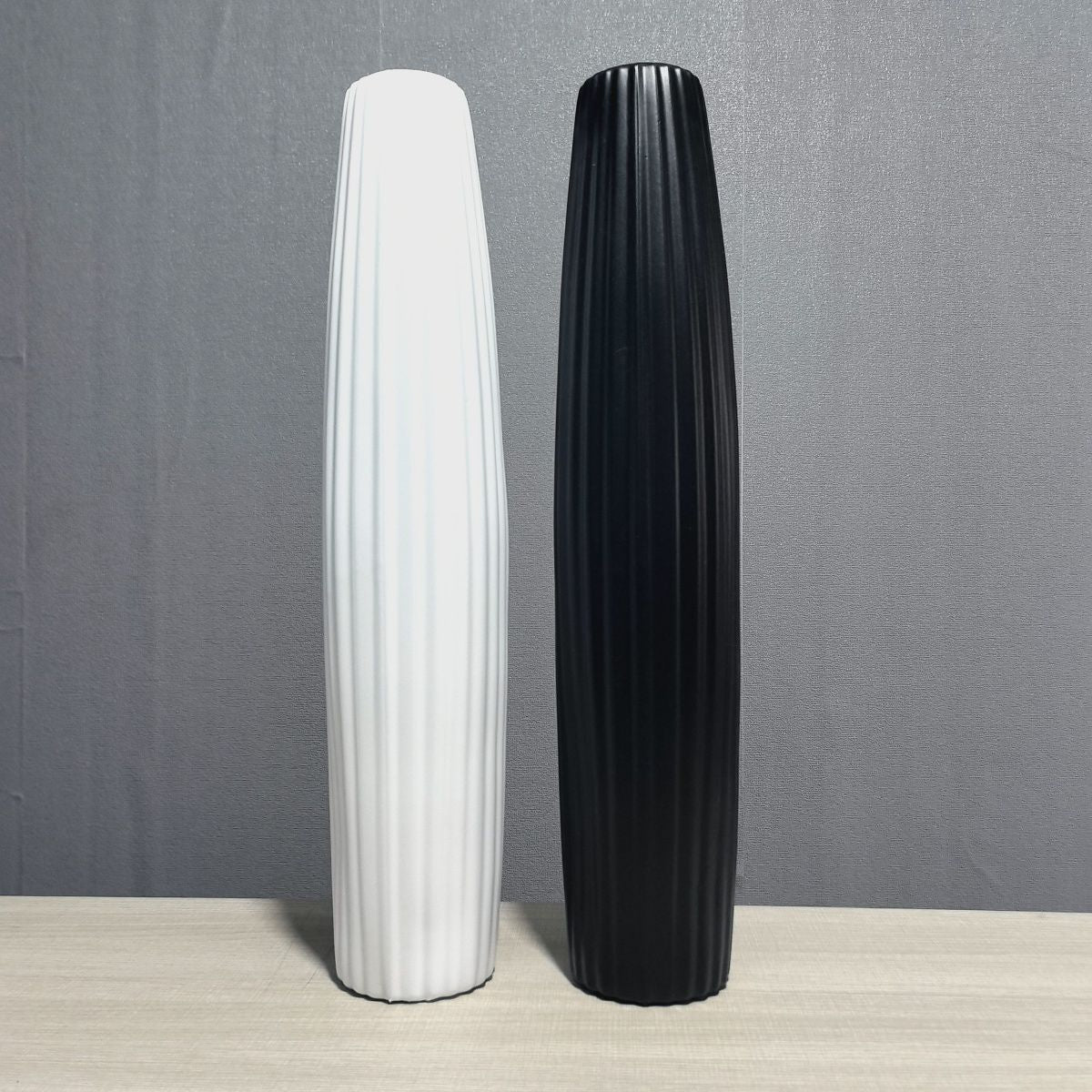 Elegante große dekorative gerippte Vase Brehn