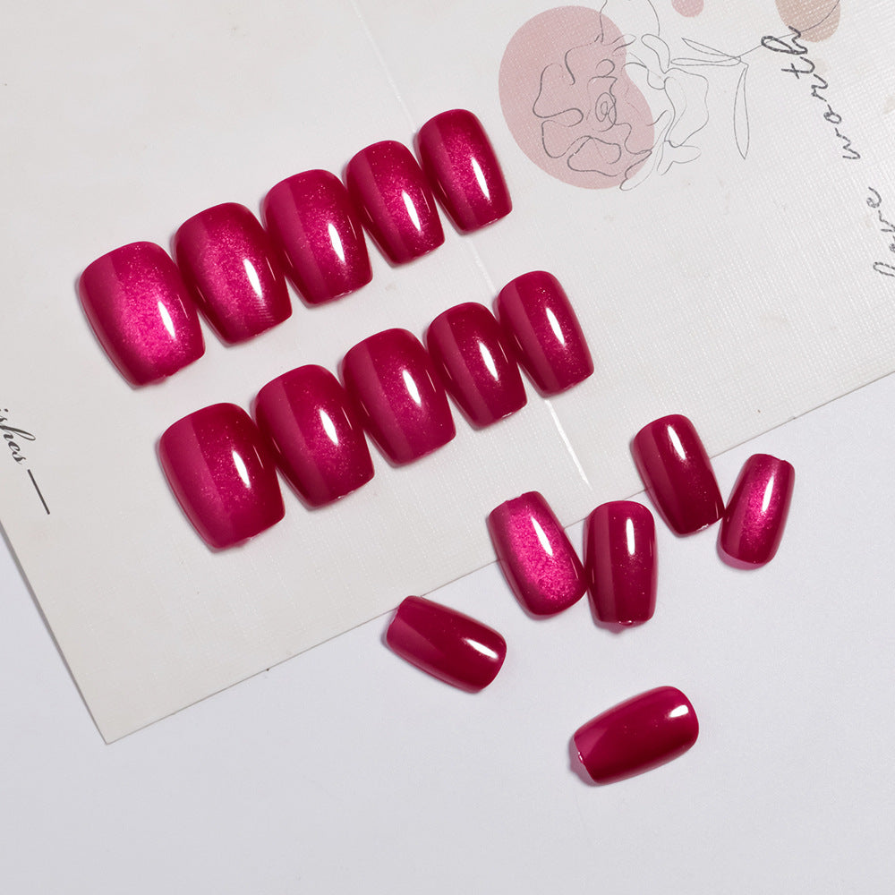 Glänzendes kurzes Press-On-Nagel-Set mit strahlendem Finish Brehn
