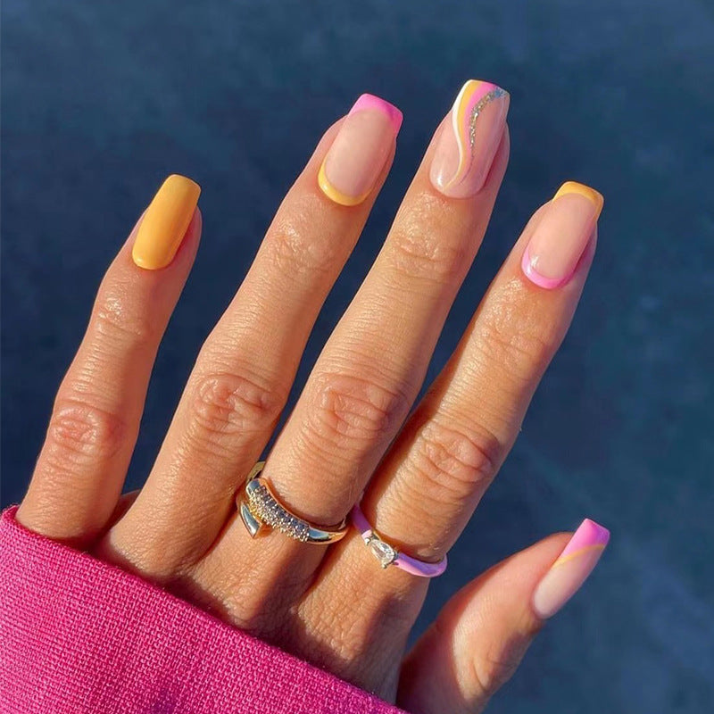 Künstliche Nagelkunst mit trendigem Farbverlauf Brehn