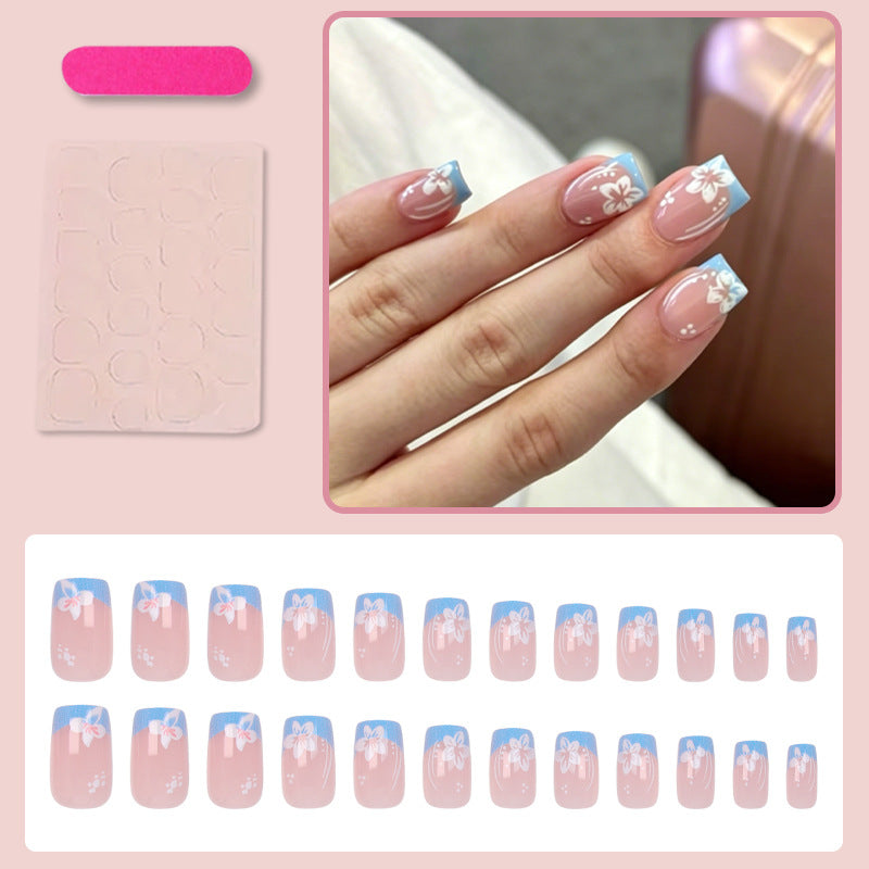 Kunstnagelset mit zarten Blüten-Designs Brehn