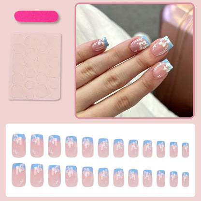 Kunstnagelset mit zarten Blüten-Designs Brehn