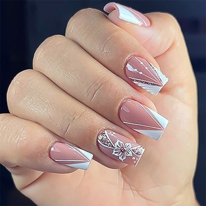 Kunstvolle Nailart mit floralem Design Brehn