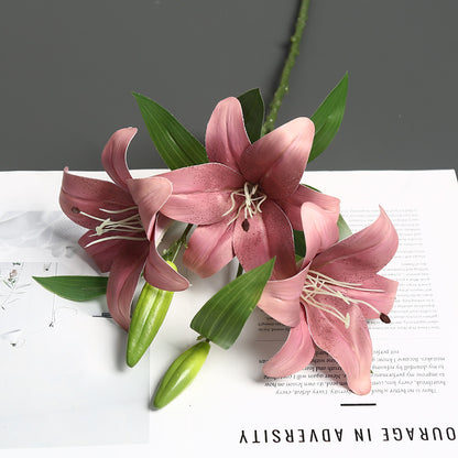 Lebensechte Lilienstängel-Anordnung